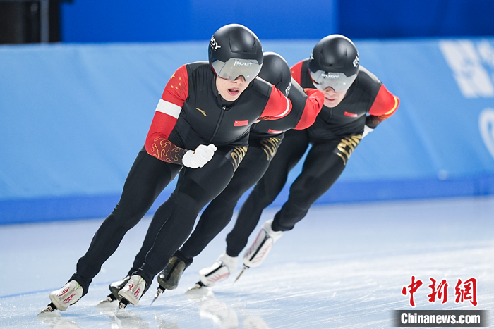哈尔滨亚冬会速度滑冰男子团体追逐赛：中国队