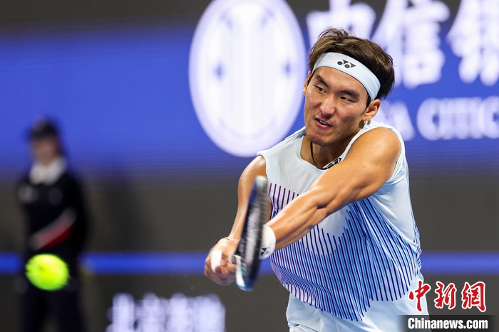 布云朝克特创纪录跻身中网四强，半决赛将对阵