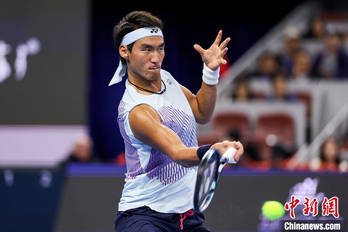 布云朝克特创纪录跻身中网四强，半决赛将对阵