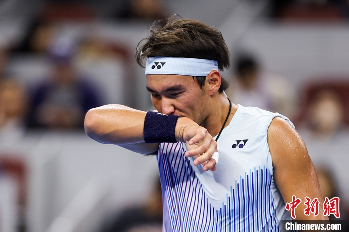 布云朝克特创纪录跻身中网四强，半决赛将对阵