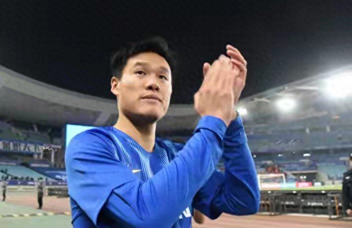 大连英博后防崩盘失九球 李昂加盟难解防守困局