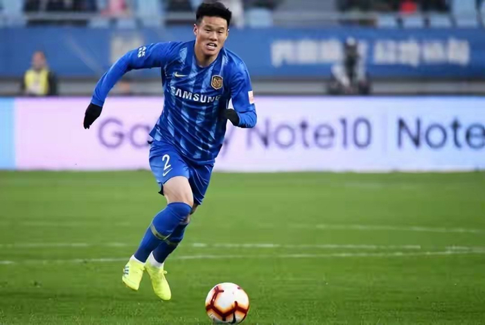 大连英博后防崩盘失九球 李昂加盟难解防守困局