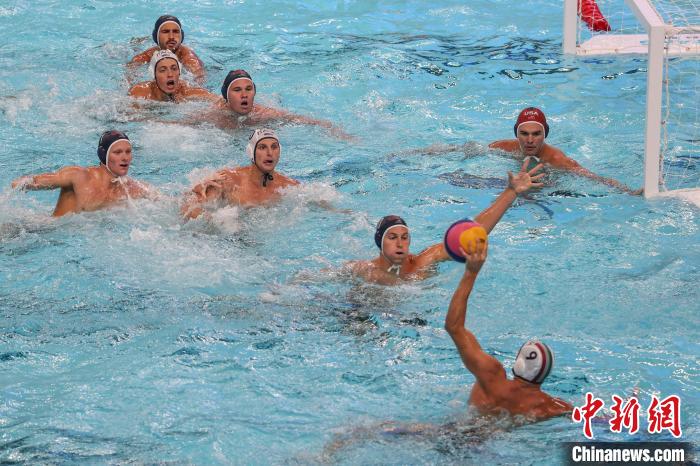 成都大运会男子水球首日激战：德意双雄胜出，