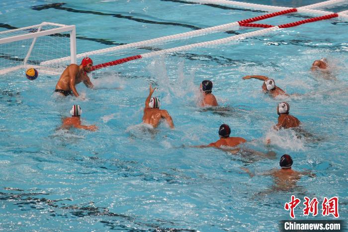 成都大运会男子水球首日激战：德意双雄胜出，