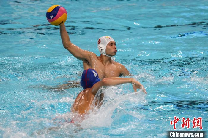 成都大运会男子水球首日激战：德意双雄胜出，