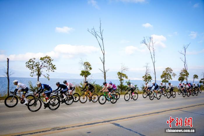 玉溪站收官赛：抚仙湖赛道上演速度与激情对决