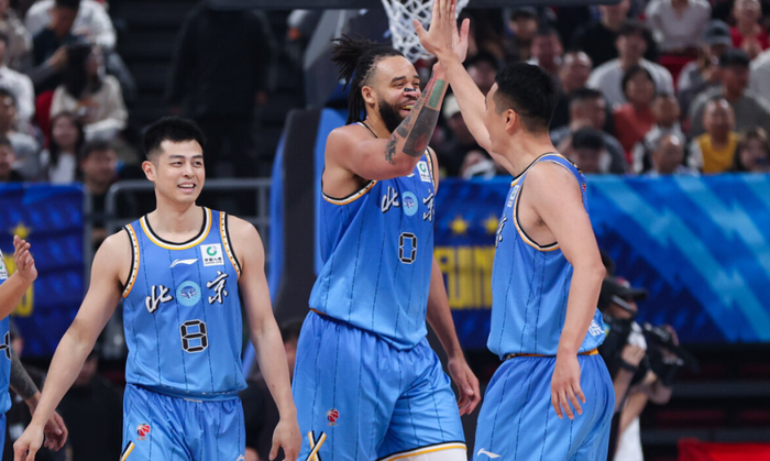 广东男篮大胜四川暂稳前三 北京首钢迎战浙江展