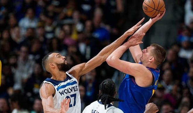 季后赛首轮G2战罢：雷霆骑士领跑，火箭掘金遭遇